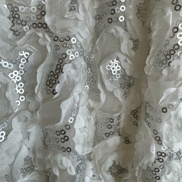 Elegant Dress - Picture 4 of 4